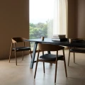 Krzesło drewniane z tapicerowanym siedziskiem AC2, dąb dymiony, skóra czarna - Andersen Furniture