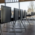 Krzesło minimalistyczne Dry, wybór koloru - Andersen Furniture