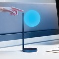 Lampka z ładowarką indukcyjną Bubble, ciemnoniebieska - Lexon