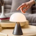 Lampa z głośnikiem bluetooth Mina Audio Led, bezprzewodowa, szara - Lexon
