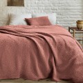 Bawełniana narzuta z fakturą plastra miodu Songe Blush 260x240 - Essix
