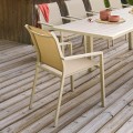 Krzesło ogrodowe sztaplowane z podłokietnikami Essentia, Linen Clay - Hesperide