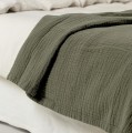 Narzuta na łóżko z teksturą Denise 270x250, khaki - Himla
