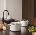 Garnek nieprzywierający z powłoką ceramiczną Eva Trio White Line 2.5L - Eva Solo
