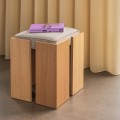 Nowoczesny taboret z tapicerowanym siedziskiem Forma - Hubsch