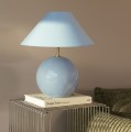 Lampa stołowa kula ze stożkowym kloszem Iris 35, Dove blue - Globen Lighting