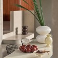 Duży wazon ceramiczny o organicznej formie Foss, złamana biel - UNC