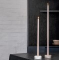 Długa świeca stożkowa 75 na baterie z ruchomym płomieniem LED, beżowa - Uyuni