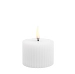 Rowkowana świeca walec 4,5 cm, LED na baterie z ruchomym płomieniem, biel Nordic - Uyuni