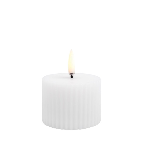 Rowkowana świeca walec 4,5 cm, LED na baterie z ruchomym płomieniem, biel Nordic - Uyuni