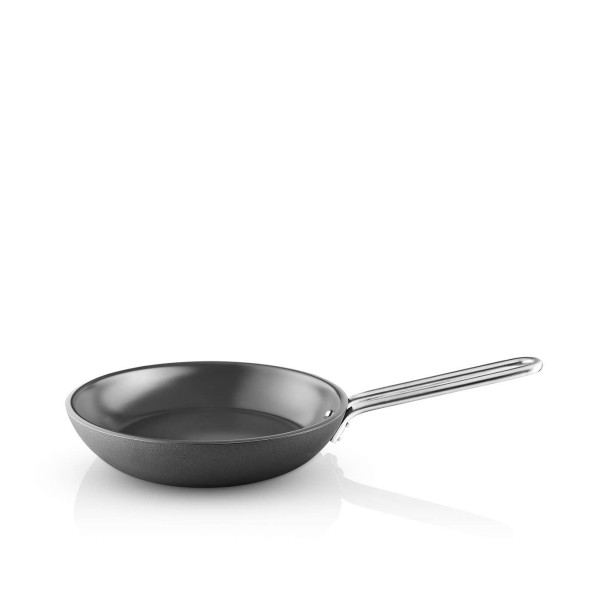 Patelnia nieprzywierająca 24 cm Professional Laser Titanium - Eva Solo