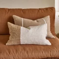 Poduszka dekoracyjna lniana Brunello 60x40, camel - Pomax