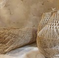 Naturalny długi ażurowy abażur do lampy sufitowej Squid-M z rattanu BAZAR BIZAR