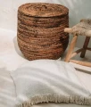 Duża kremowa poduszka dekoracyjna 60x60 S'il z bawełny BAZAR BIZAR