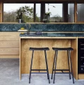Stołek barowy czarny HC2-65 siedzisko dąb czarny - Andersen Furniture