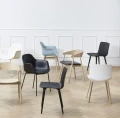 Designerskie krzesło na drewnianych nogach Tac czarne siedzisko i nogi - Andersen Furniture