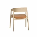 Krzesło drewniane tapicerowane AC2 dąb bielony siedzisko skóra cognac - Andersen Furniture