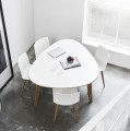 Stół do jadalni asymetryczny T8, kolor blatu do wyboru - Andersen Furniture