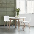 Designerskie krzesło na drewnianych nogach Tac białe bielone - Andersen Furniture