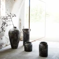 Dekoracyjny wysoki wazon podłogowy Echo70 z terakoty - Muubs