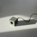 Power cube with usb Square 1 Oak Green - Avolt