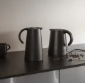Vacuum jug Rise Black 1.0L - Eva Solo