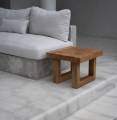 Stolik drewniany Natural 50x50 z odzyskiwanego teaku - Bazar Bizar