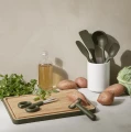 Deska bambusowa do krojenia z rowkiem na sok Green Tools - Eva Solo