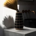 Wazon Cutie Black M terakota i rattan - Bazar Bizar