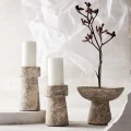 Świecznik Eris S Rustic Sand z terakoty - Muubs