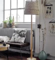 Lampa podłogowa rattanowa z drewnianą podstawą Kakasi - Bloomingville