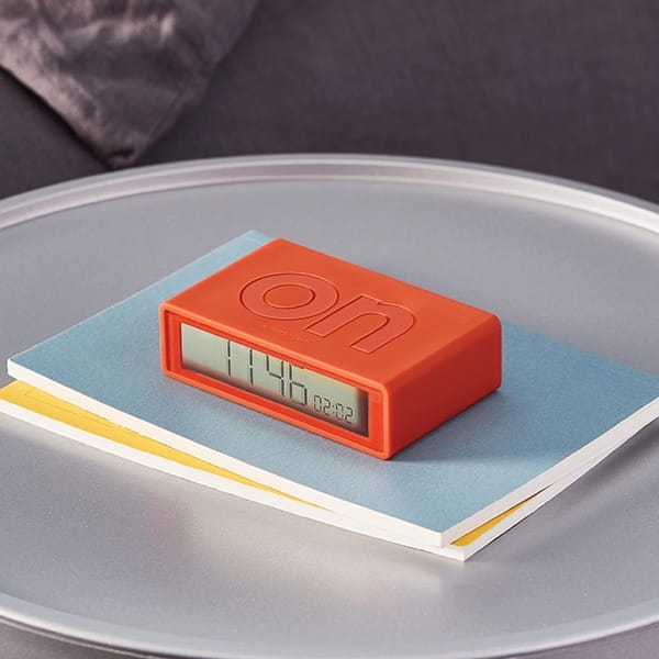 Lexon Flip+ Travel budzik na baterie, sklep natural home decor