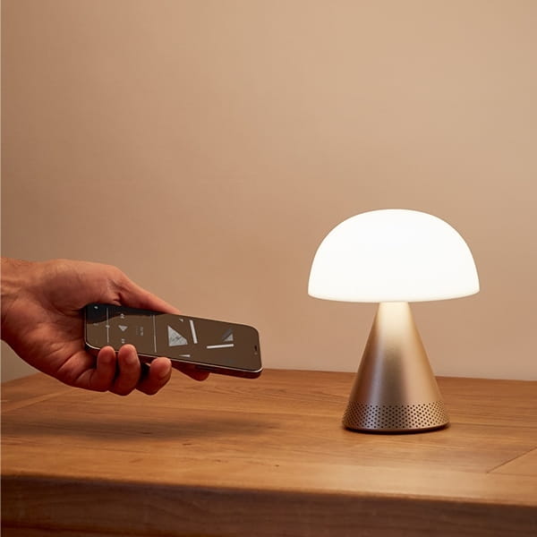 lampa z głośnikiem, Lexon Mina, naturalhomedecor