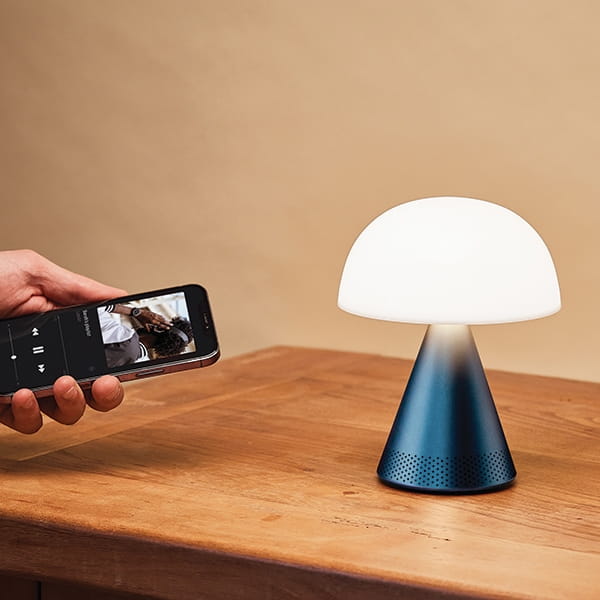 lampa z głośnikiem, Lexon Mina, naturalhomedecor