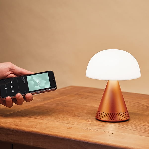lampa z głośnikiem, Lexon Mina, naturalhomedecor