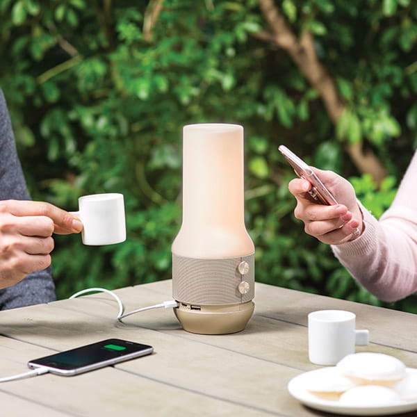 lampa bezprzewodowa z głośnikiem bluetooth Lexon, sklep natural home decor