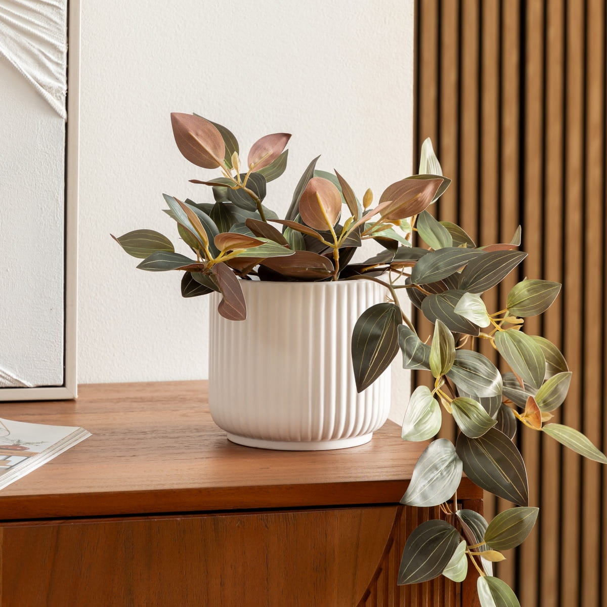 doniczka z rowkowaną powierzchnią, natural home decor