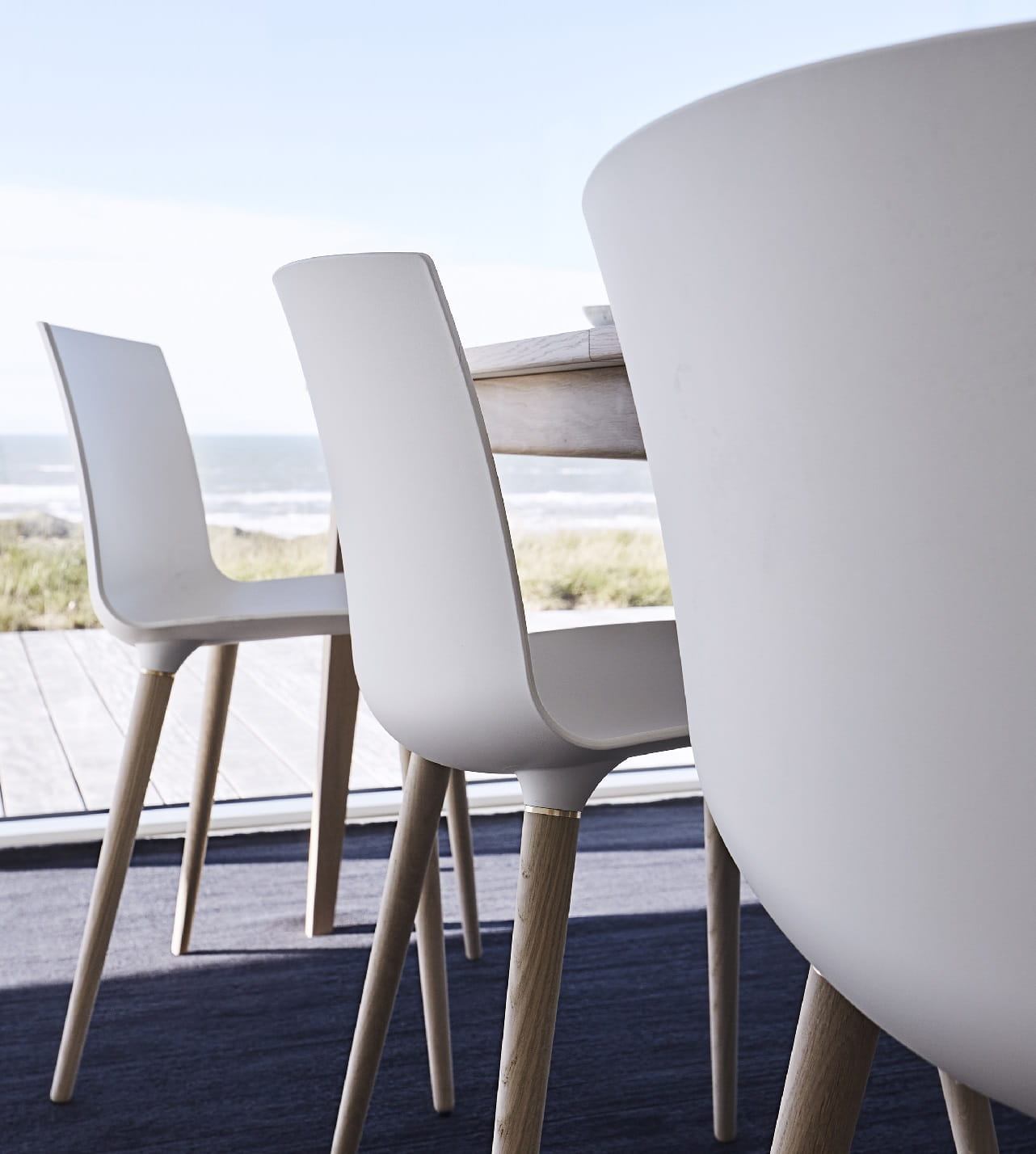 Designerskie krzesło na drewnianych nogach Tac Andersen Furniture Natural Home Decor