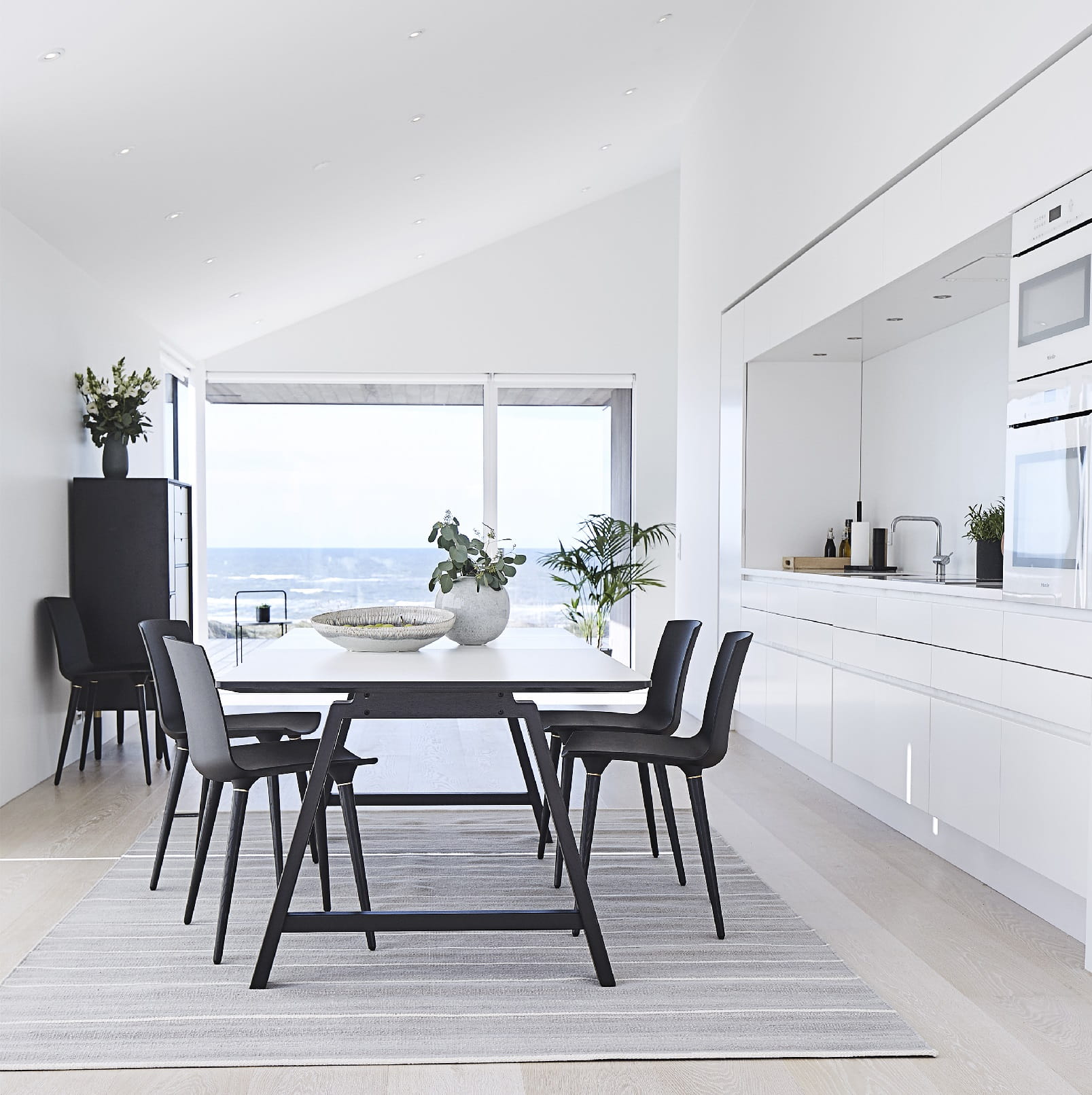 Nowoczesny stół do jadalni T1 rozkładany blat laminat nogi dębowe Natural Home Decor